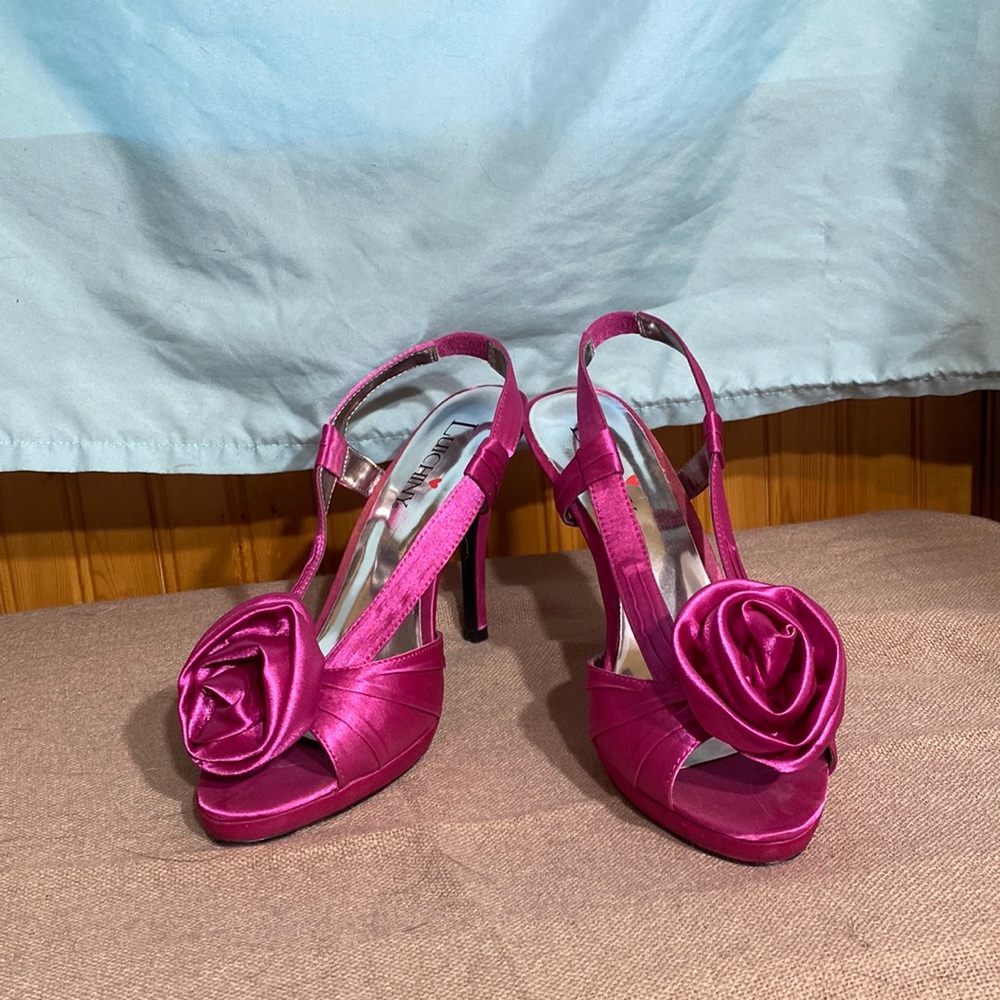 Size 8.5 Genuine Leather Sole